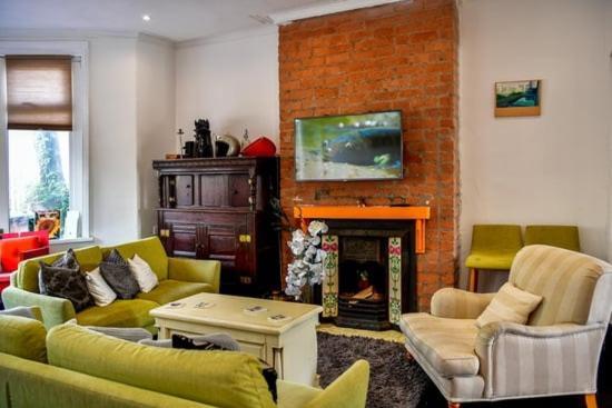 Quirky 4 Bedroom Apartment With Terrace Cardiff Exterior foto